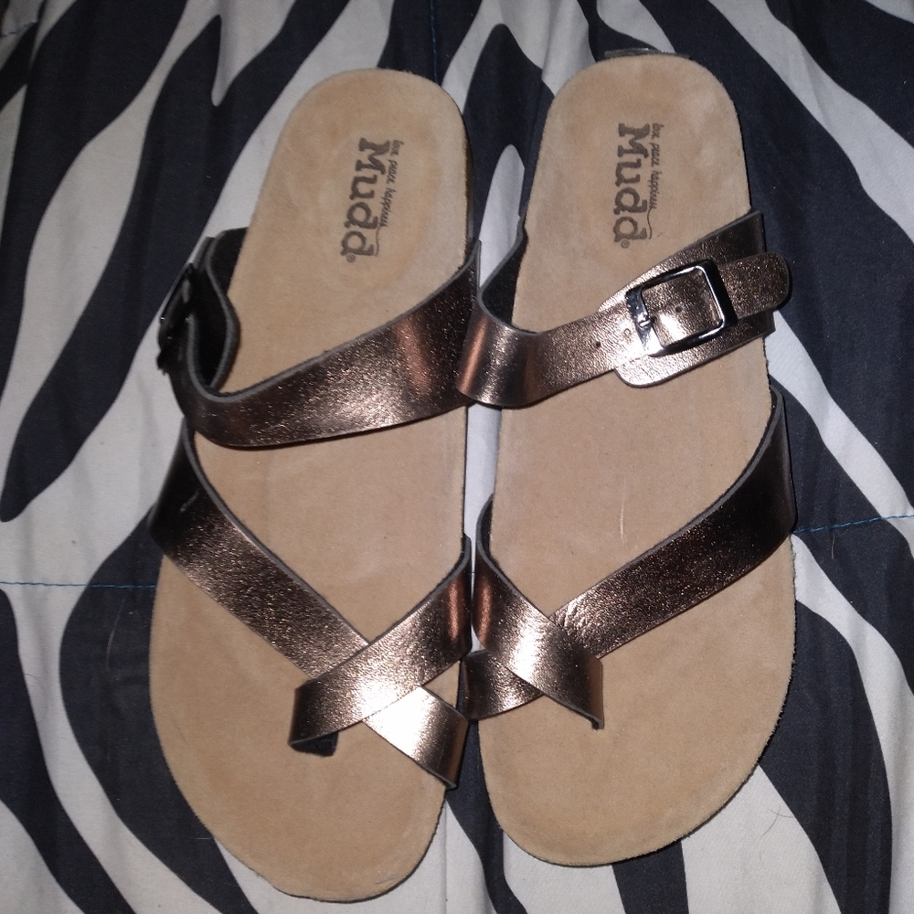 Mudd Sandles new without tags.
